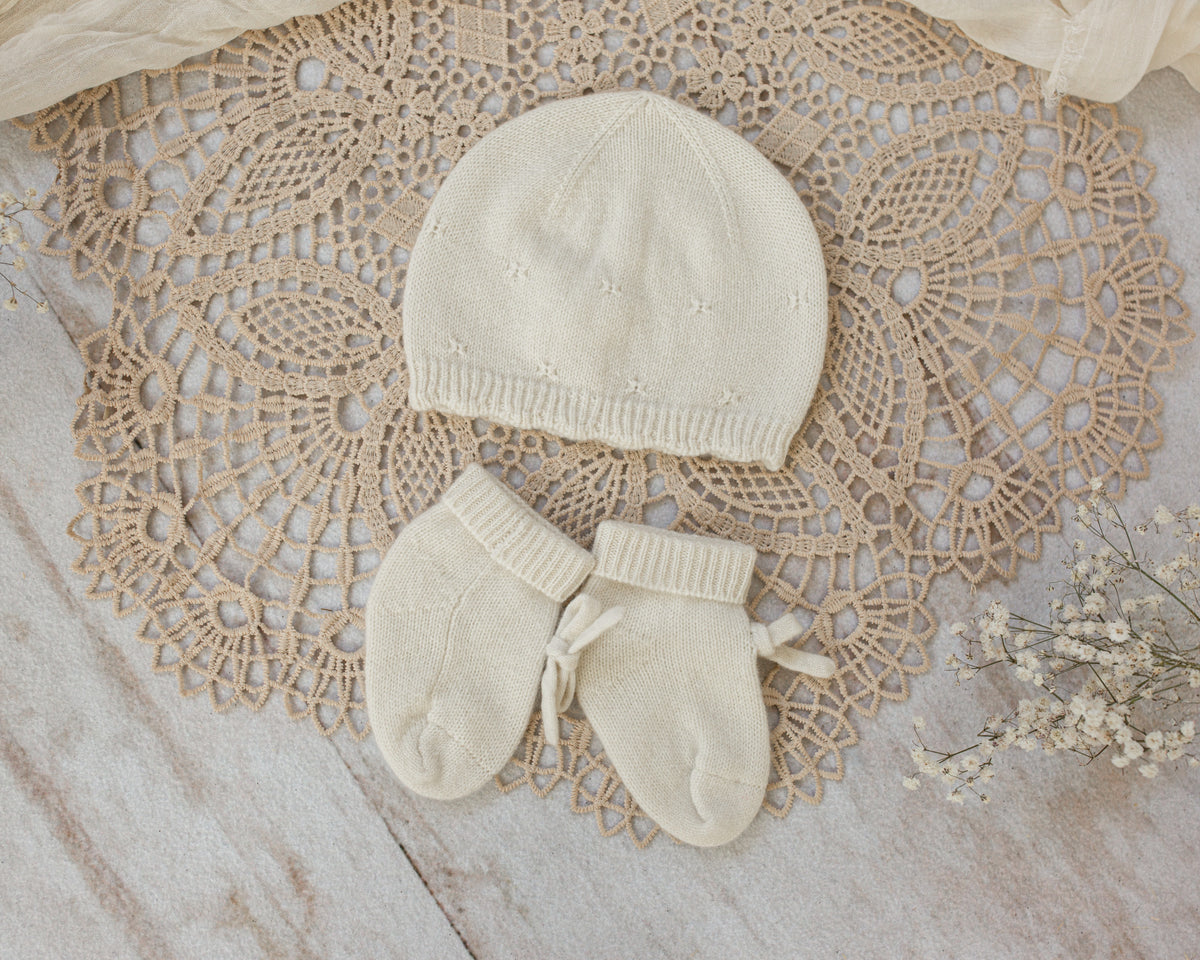 Cashmere Baby Beanie & Socks Set — Scalloped Edge with Pointelle Cream