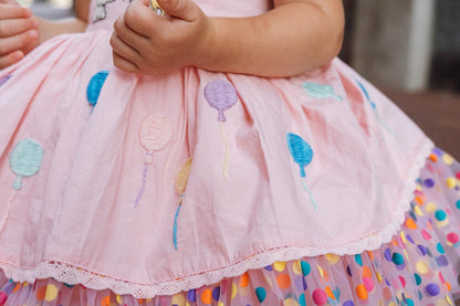 Robe Parade en Rose – Robe Boutique Fille Coton Brodé à la Main d'inspiration Vintage | Style Héritage Dentelle Tulle Volants