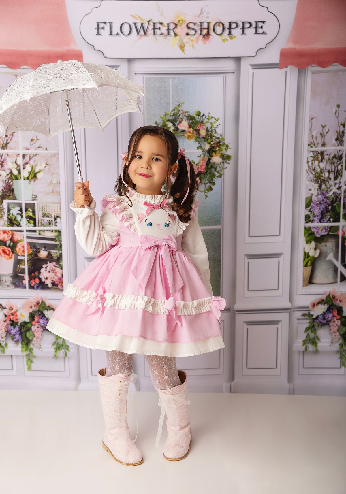 Maeliana – Robe pour Filles Boutique Broderie Main Inspiration Vintage | Maille Dentelle Anglaise Style Héritage Occasion Spéciale