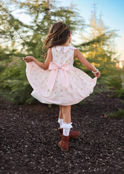Chère Rosalie – Robe brodée main en coton d’inspiration vintage pour fille | Col Claudine style héritage Prête à expédier