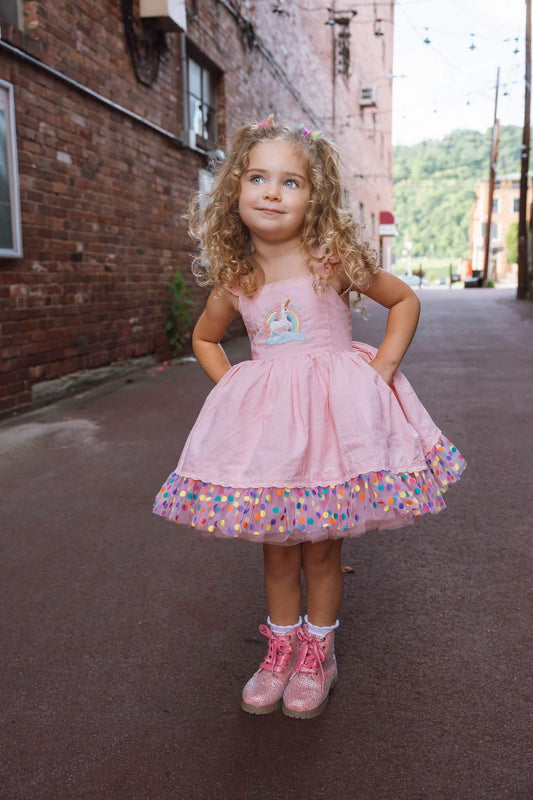 Robe Licorne de Rêve – Corsage BRODÉ À LA MAIN | Robe de Fille en Coton Style Boutique | Style Héritage Volants en Tulle et Dentelle