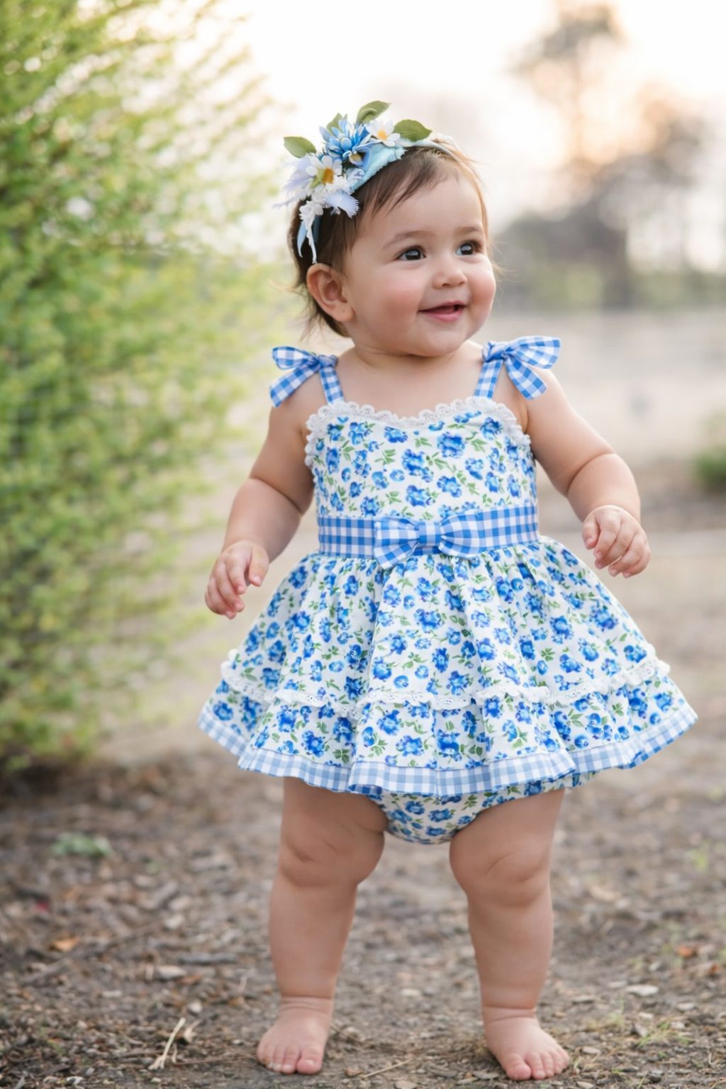 Barbotteuse de pique-nique aux myrtilles – Barboteuse en coton inspirée du style vintage avec imprimé myrtille pour petites filles | Style héritage en vichy et broderie anglaise