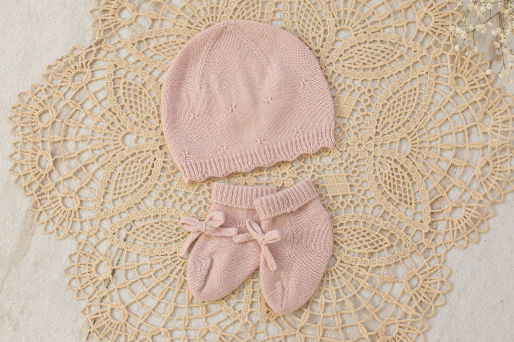 Cashmere Baby Gift Set — Blanket, Pointelle Beanie & Cashmere Socks (3-piece)