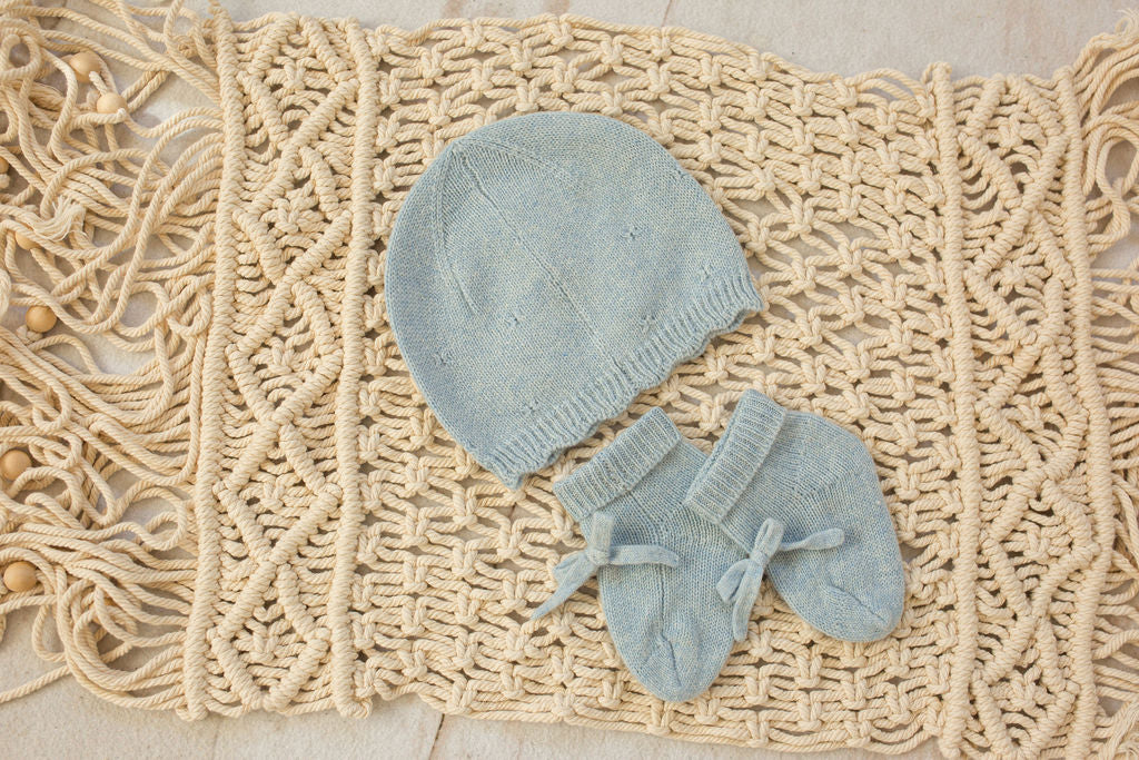Cashmere Baby Gift Set — Blanket, Pointelle Beanie & Cashmere Socks (3-piece)