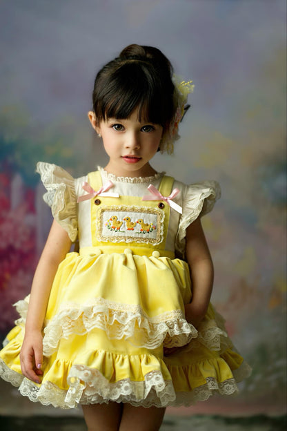 Three Little Ducklings – Robe Fille Velours Coton Brodé Main d'Inspiration Vintage Style Boutique | Robe de Pâques de Style Héritage en Tulle et Dentelle