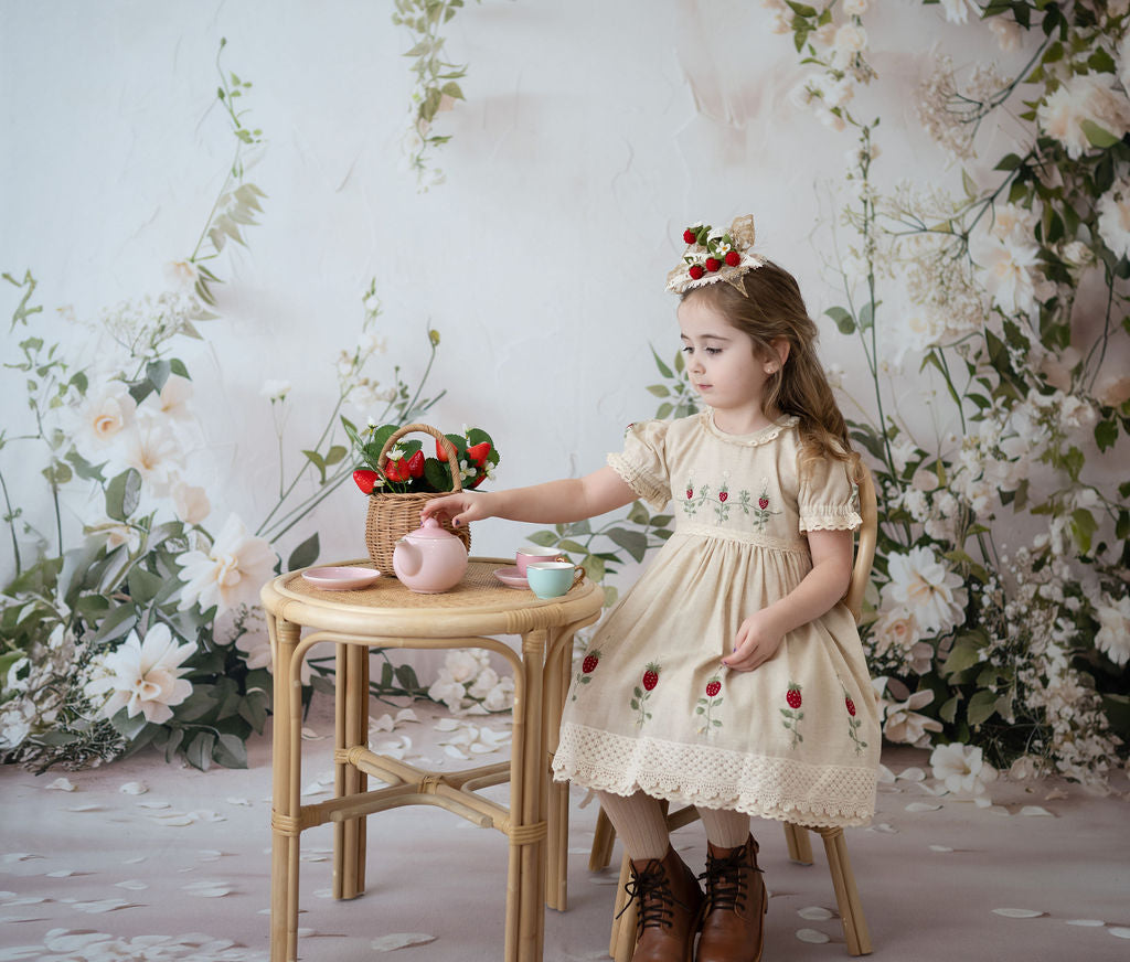 Robe brodée de luxe « Souvenir Fraise » pour filles | Robe d'été pour anniversaire et occasions spéciales