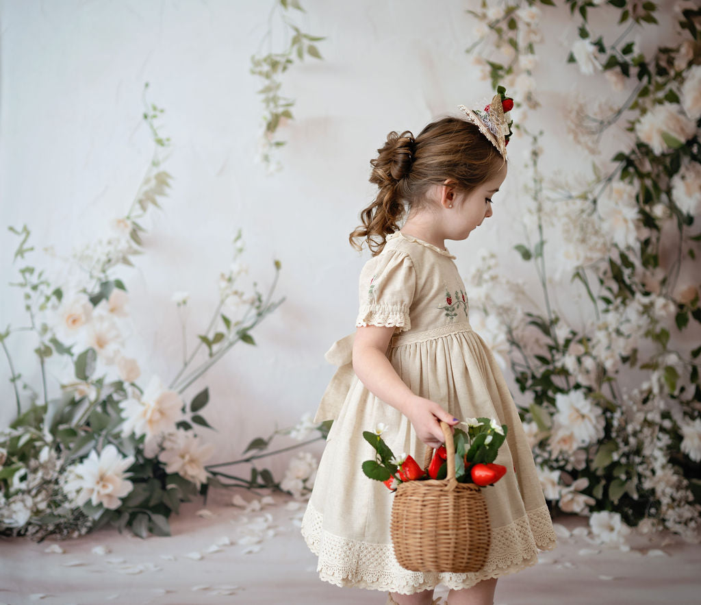 Robe brodée de luxe « Souvenir Fraise » pour filles | Robe d'été pour anniversaire et occasions spéciales