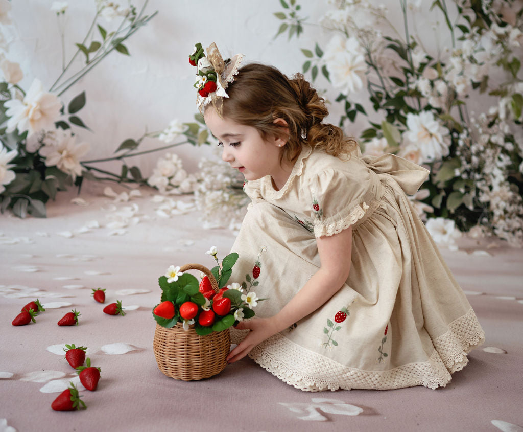 Robe brodée de luxe « Souvenir Fraise » pour filles | Robe d'été pour anniversaire et occasions spéciales