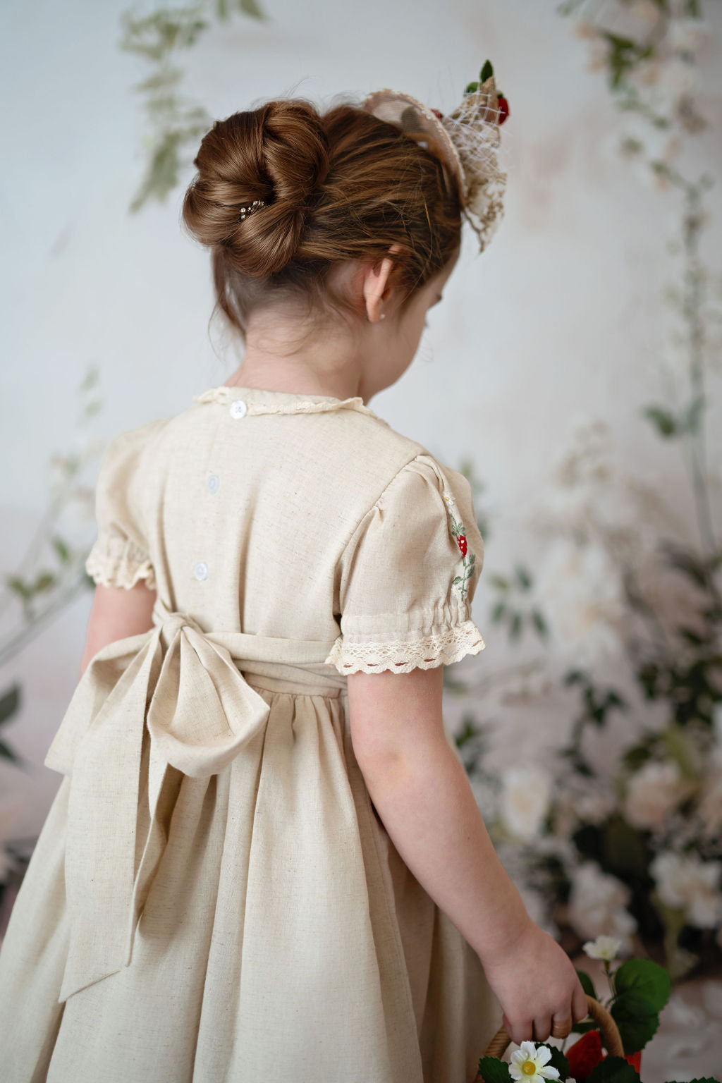 Robe brodée de luxe « Souvenir Fraise » pour filles | Robe d'été pour anniversaire et occasions spéciales
