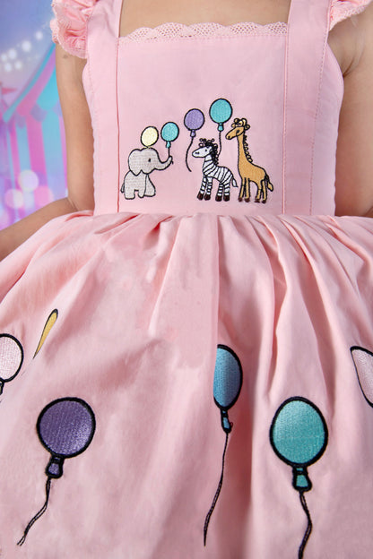 Robe Parade en Rose – Robe Boutique Fille Coton Brodé à la Main d'inspiration Vintage | Style Héritage Dentelle Tulle Volants