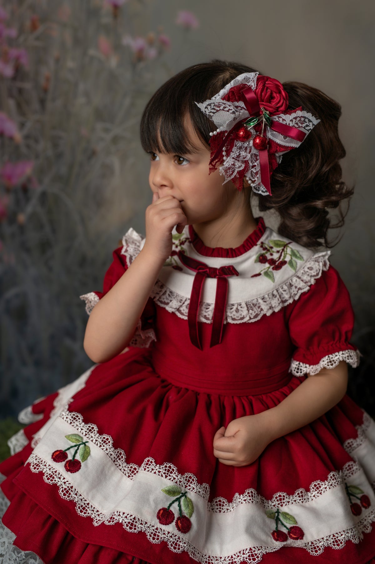 Douce Fleur de Cerisier – Robe de Fille en Coton Brodé Main d'Inspiration Vintage | Jupon en Dentelle à Volants Style Héritage